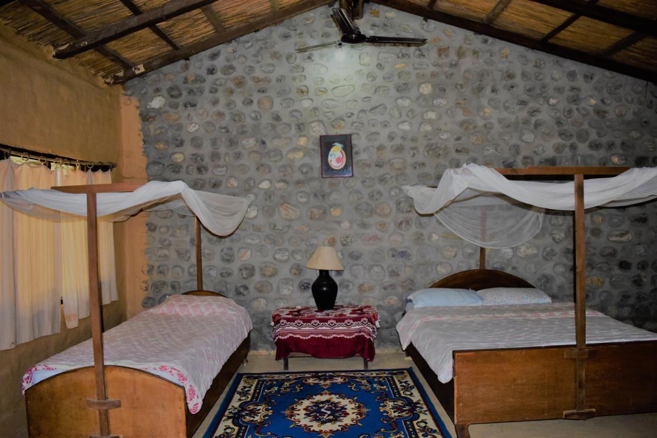 Mango Tree Lodge Bardiya Esterno foto