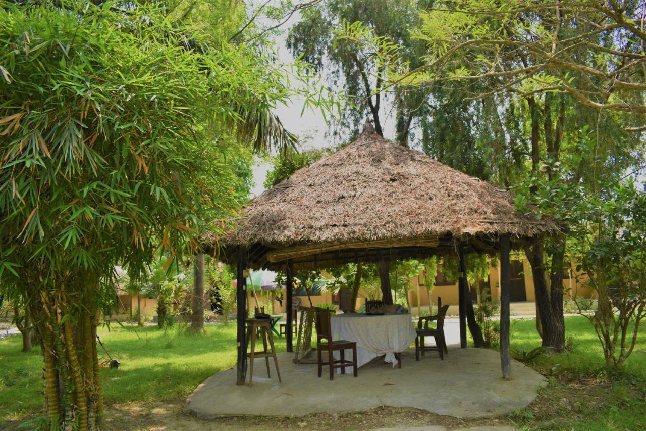 Mango Tree Lodge Bardiya Esterno foto